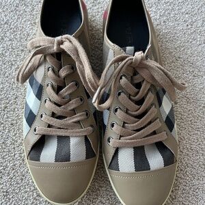 Authentic Burberry sneakers, size 40